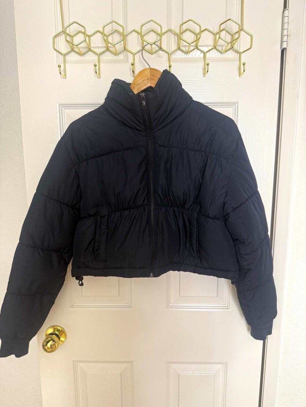 Hollister Women’s Black Puffer Jacket 2XS Short Quilted Insulated Zip Pockets